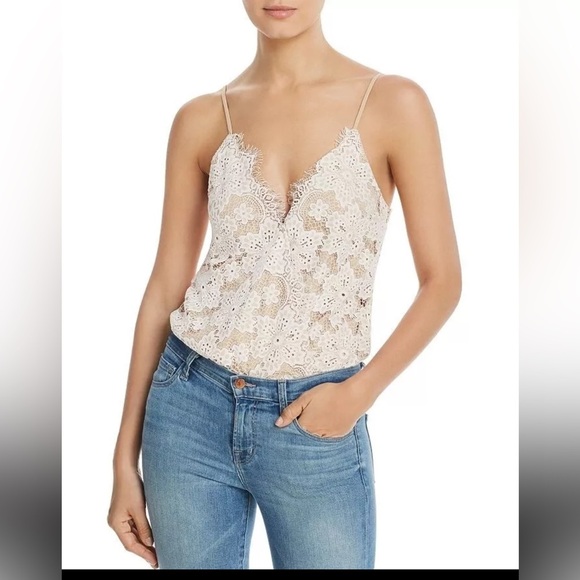 🆕 NWT WAYF Lizzie Lace Crossover Bodysuit in Ivory & Nude - Size XS - Picture 1 of 8